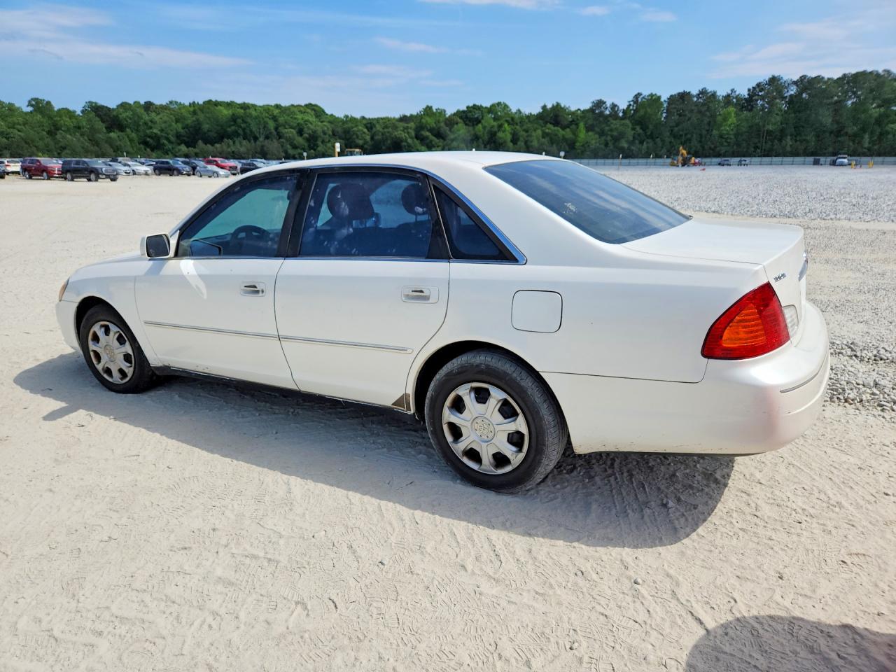 2000 Toyota Avalon VIN 4T1BF28BXYU027537 photo 2