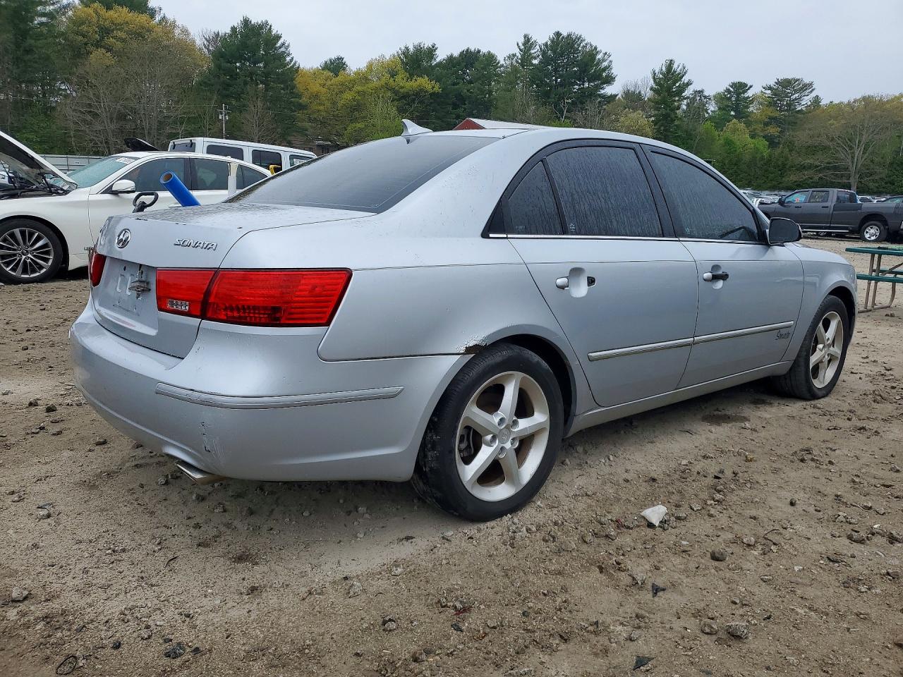 2010 Hyundai Sonata VIN 5NPEU4AF5AH618777 photo 3