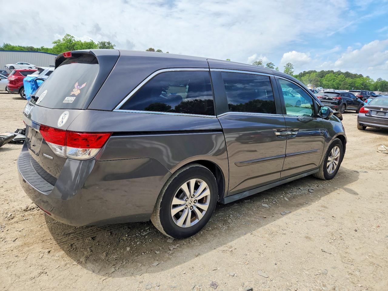 2017 Honda Odyssey VIN 5FNRL5H36HB012905 photo 3