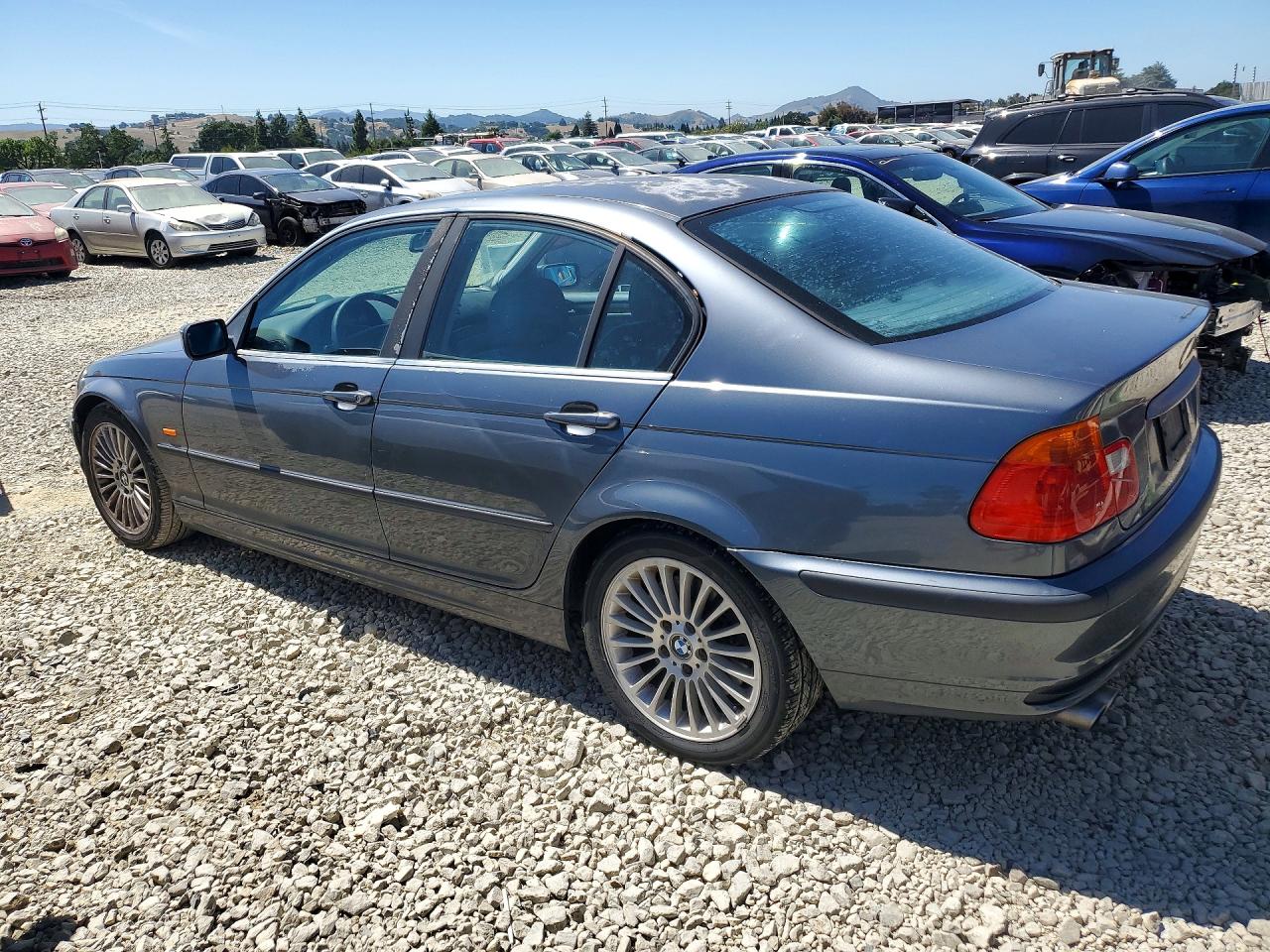 2001 BMW 3 series VIN WBAAV534X1FK46020 photo 2