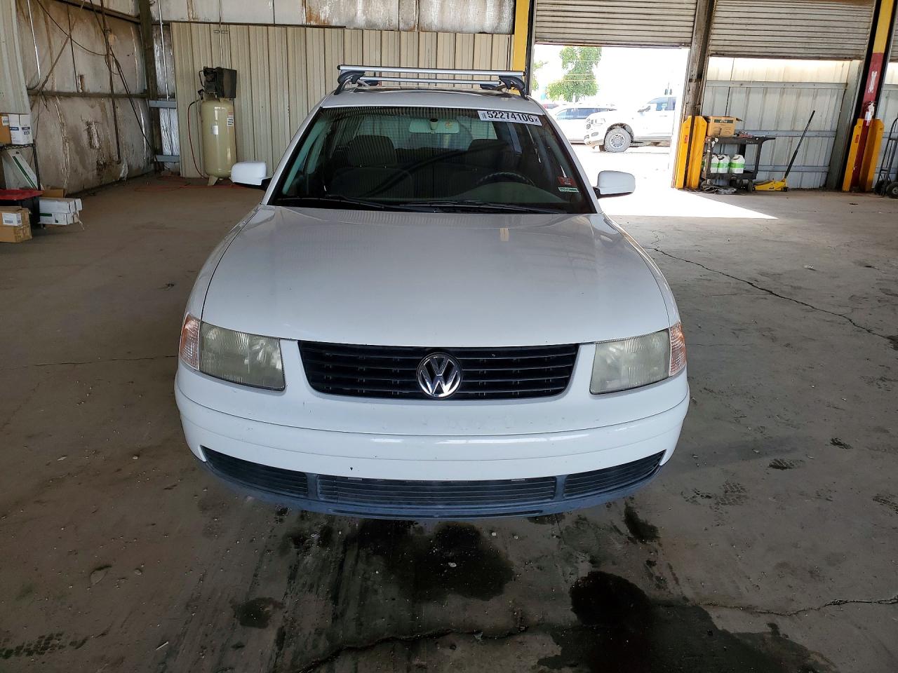 2001 Volkswagen Passat VIN WVWHC63B21E034696 photo 5