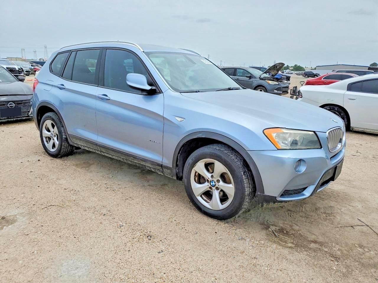 2011 BMW X3 VIN 5UXWX5C51BL713273 photo 4
