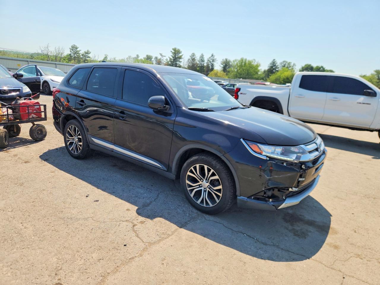 2017 Mitsubishi Outlander VIN JA4AD2A35HZ068227 photo 4