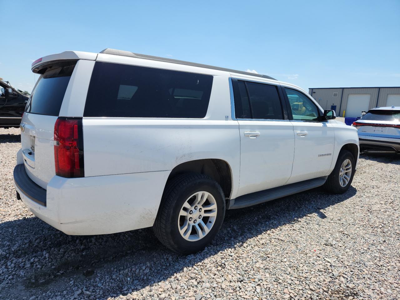 2015 Chevrolet Suburban VIN 1GNSCJKC8FR542679 photo 3