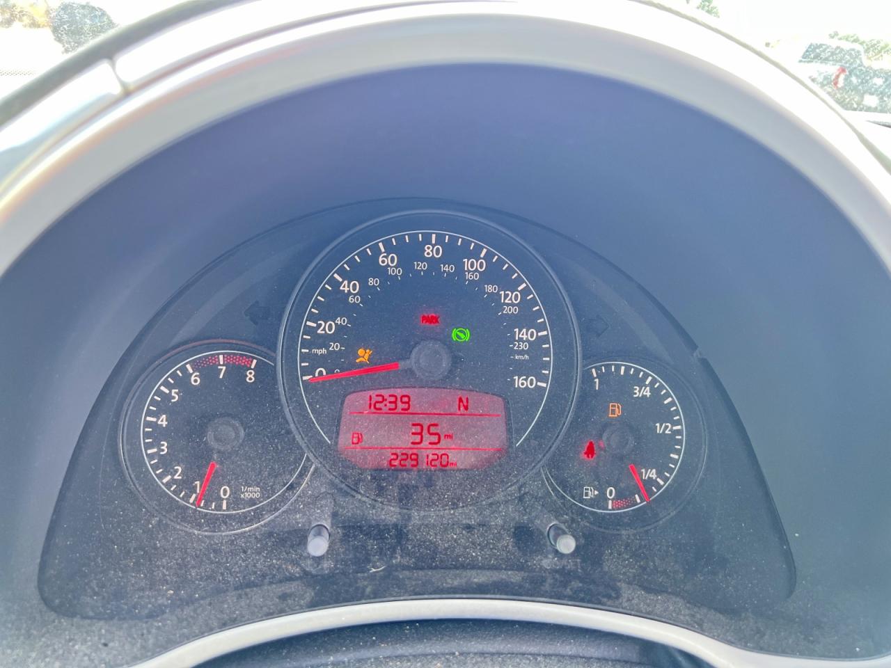 2012 Volkswagen Beetle VIN 3VWJP7AT6CM601896 photo 9