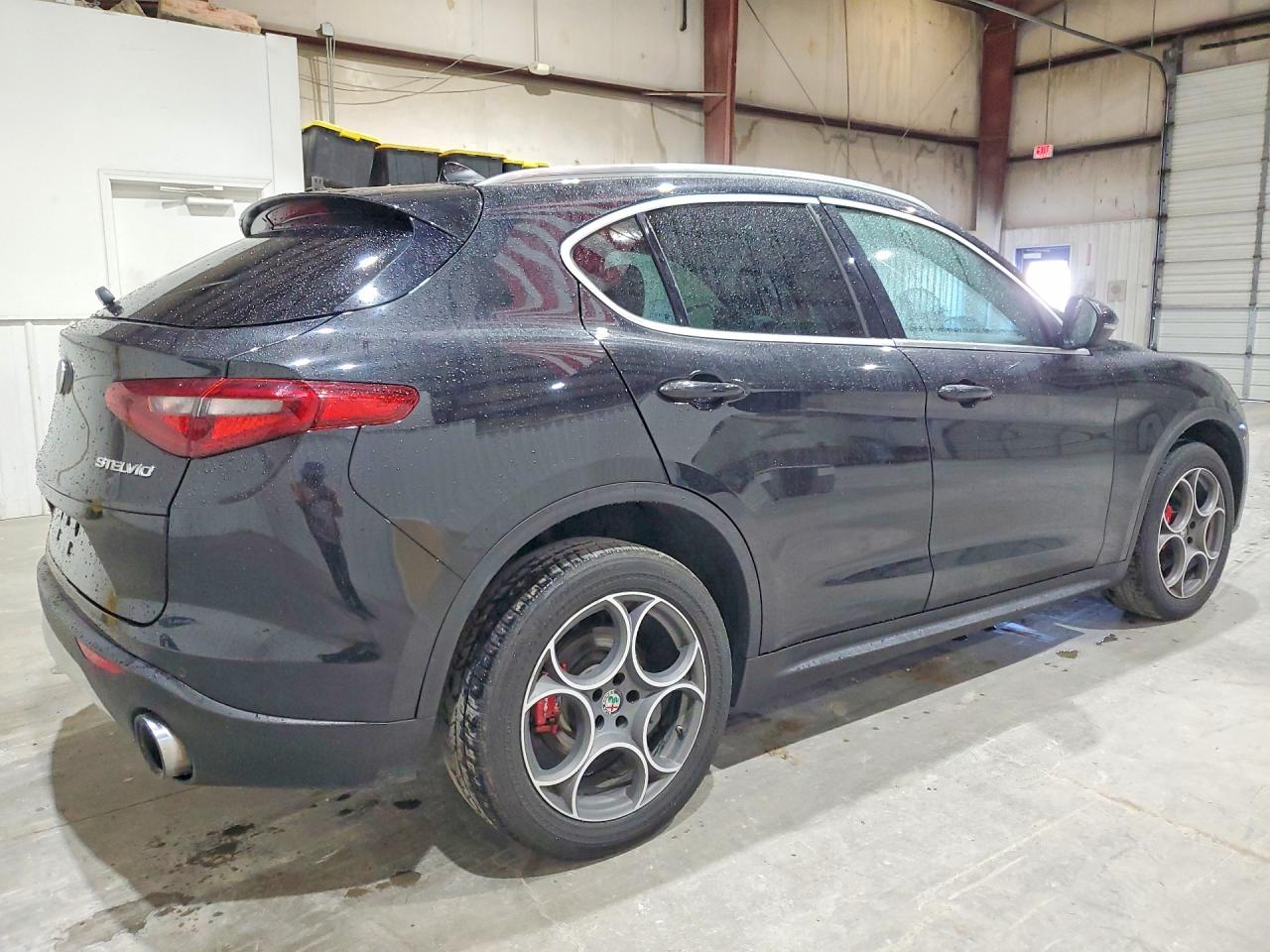 2018 Alfa Stelvio VIN ZASFAKAN3J7C07432 photo 3