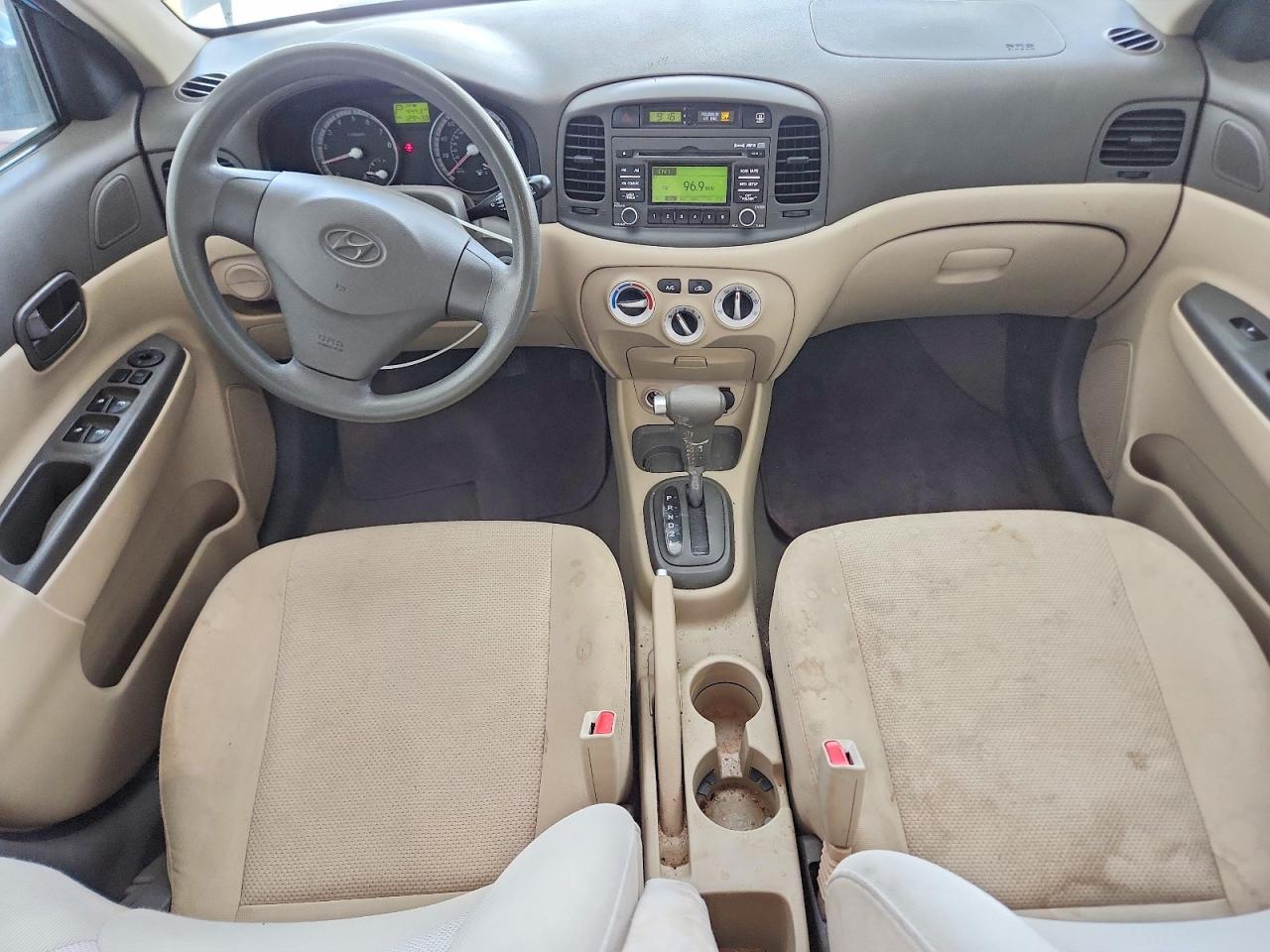 2008 Hyundai Accent VIN KMHCN46C98U241210 photo 8