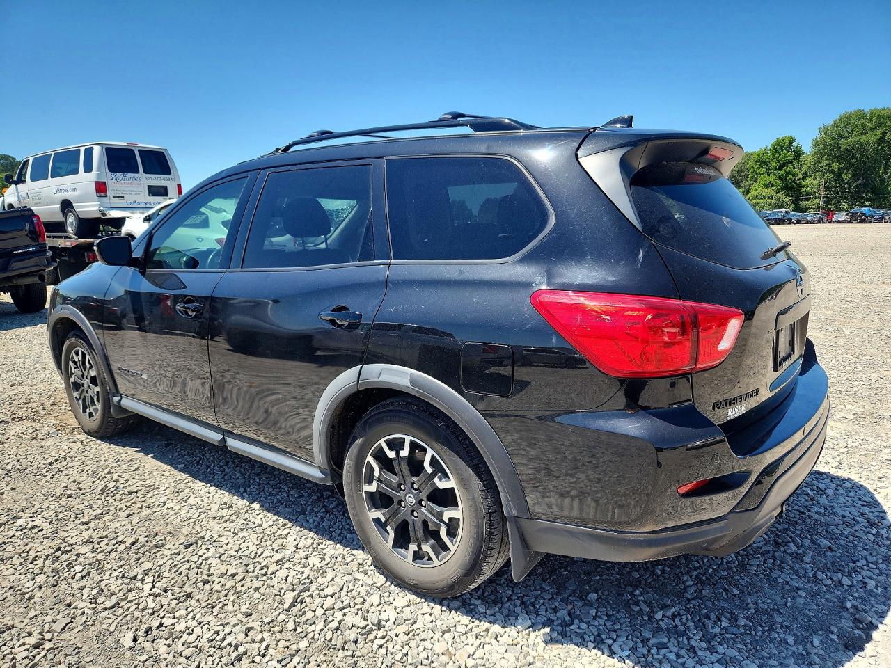 2020 Pathfinder VIN 5N1DR2BN4LC583165 photo 2