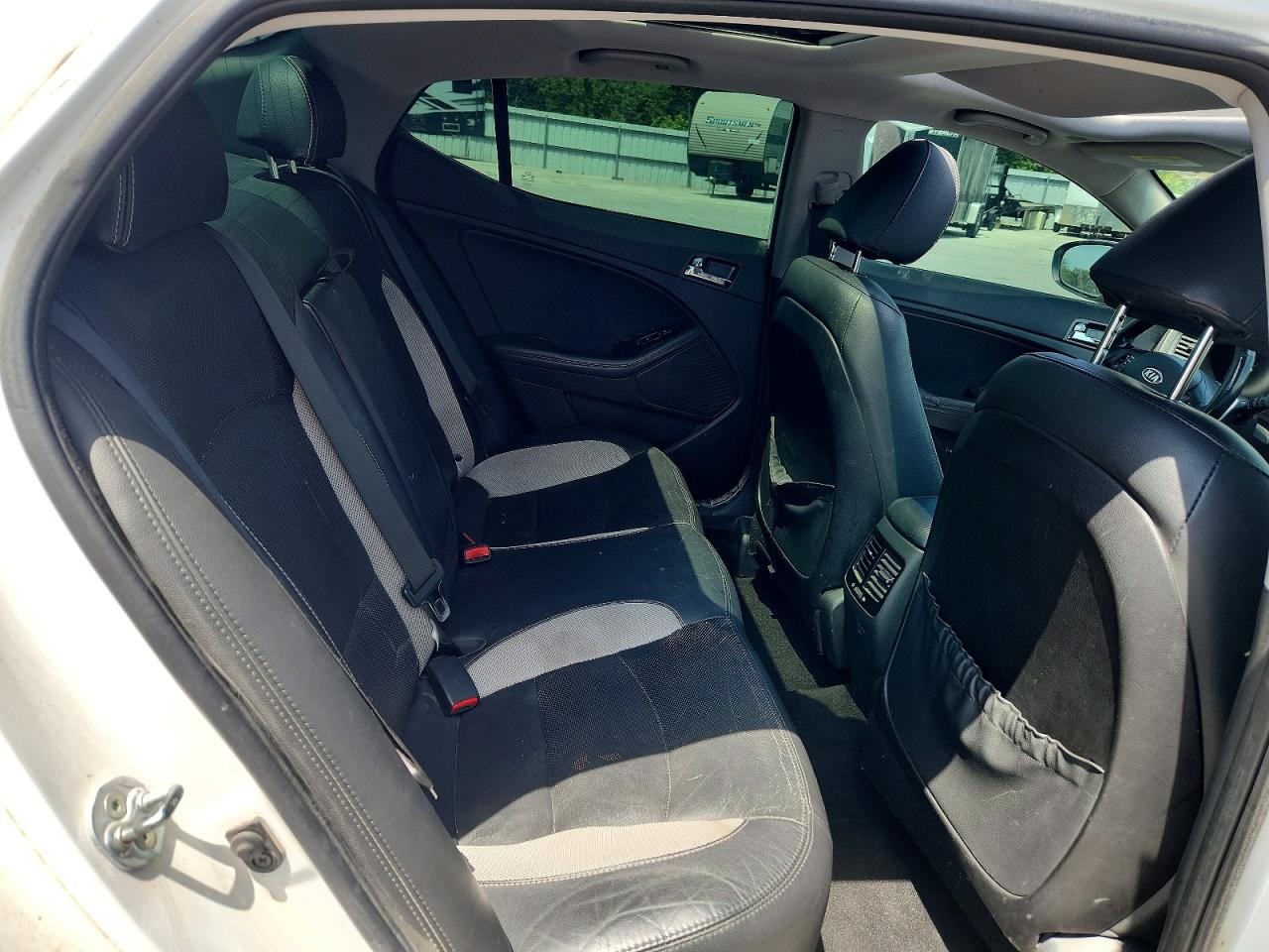 2012 Kia Optima VIN 5XXGR4A66CG073911 photo 10