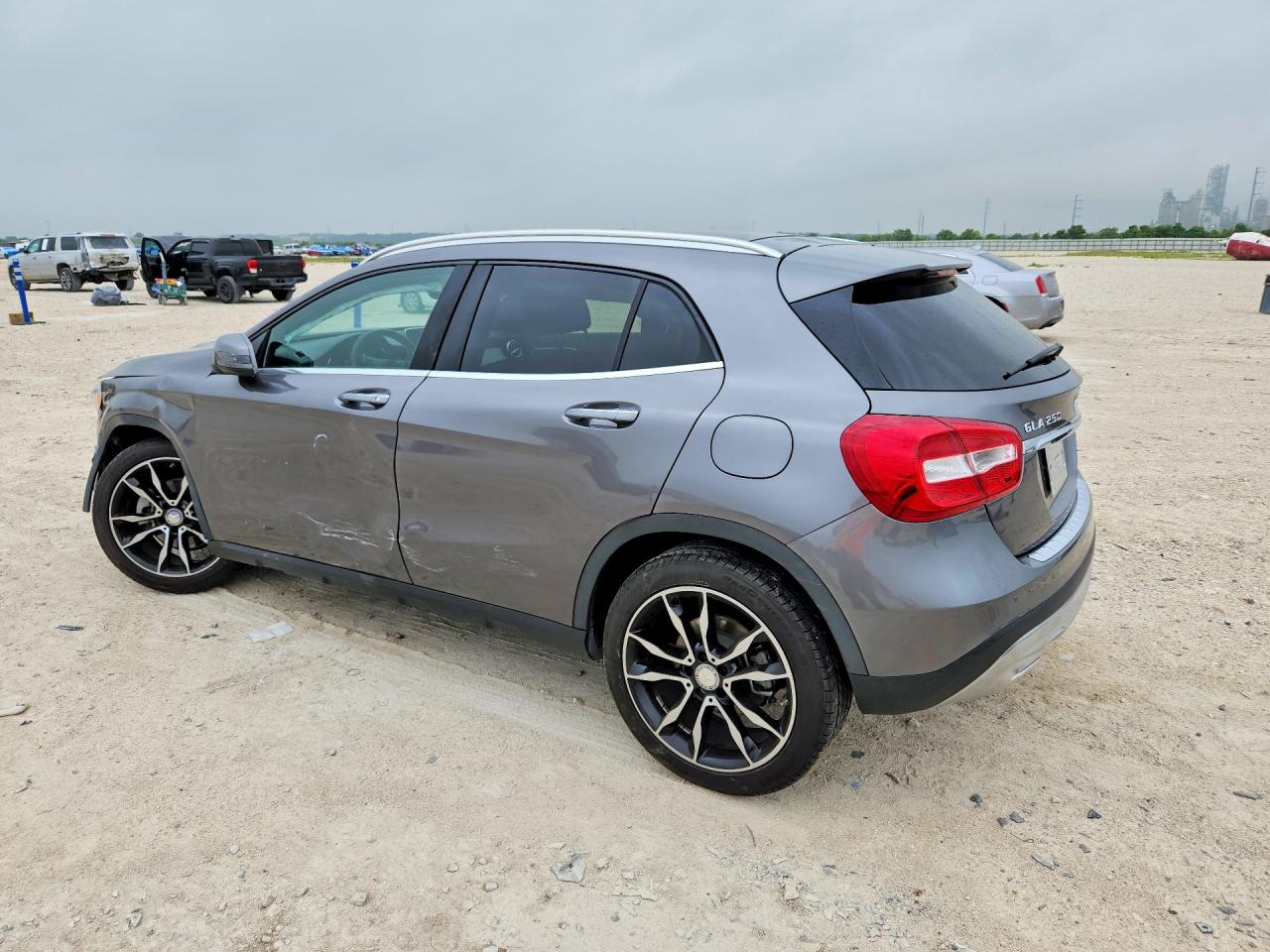 2016 Mercedes-Benz Gla-class VIN WDCTG4EB2GJ250879 photo 2