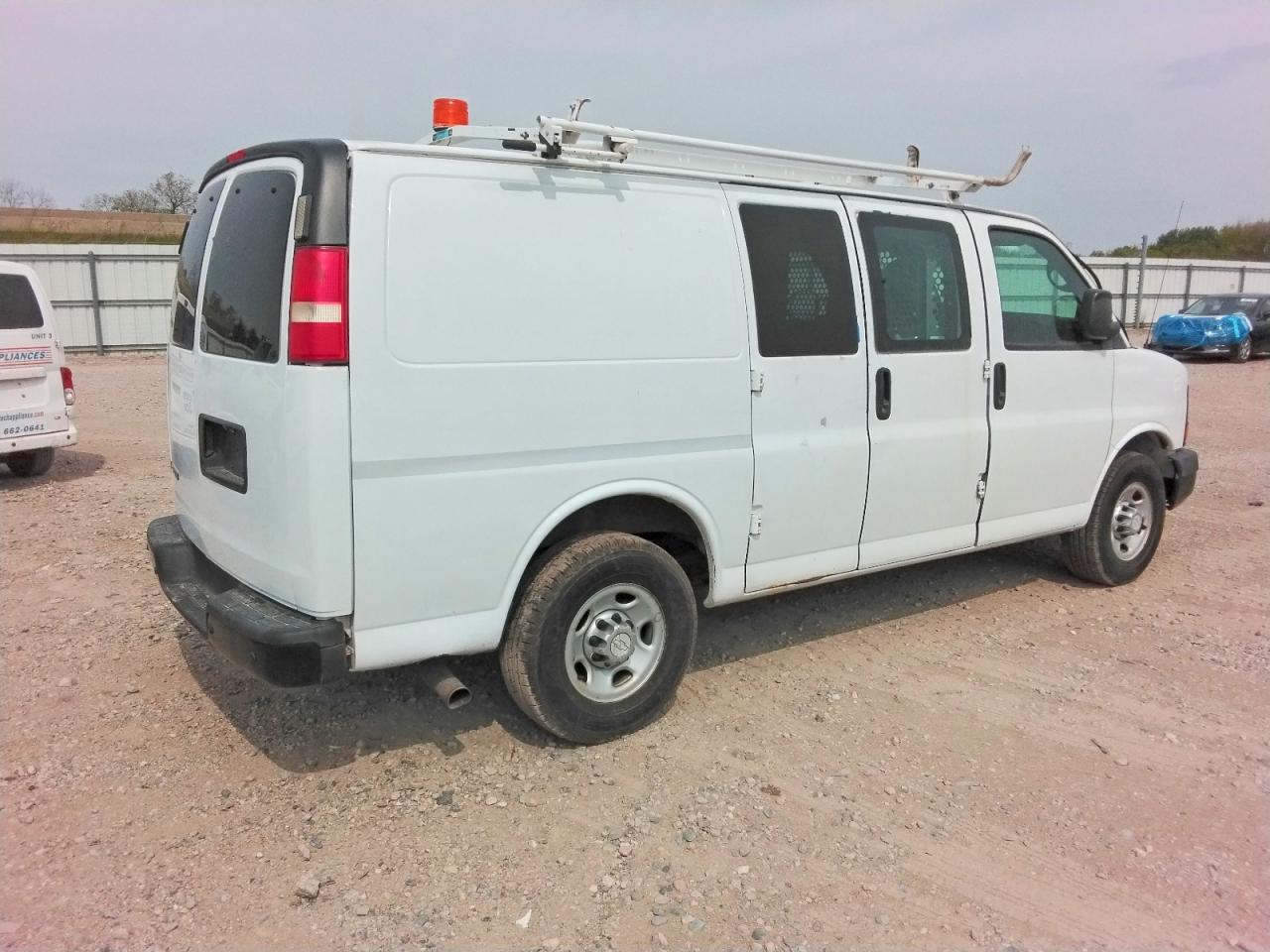 2014 CHEV Express VIN 1GCWGFCA6E1198887 photo 3