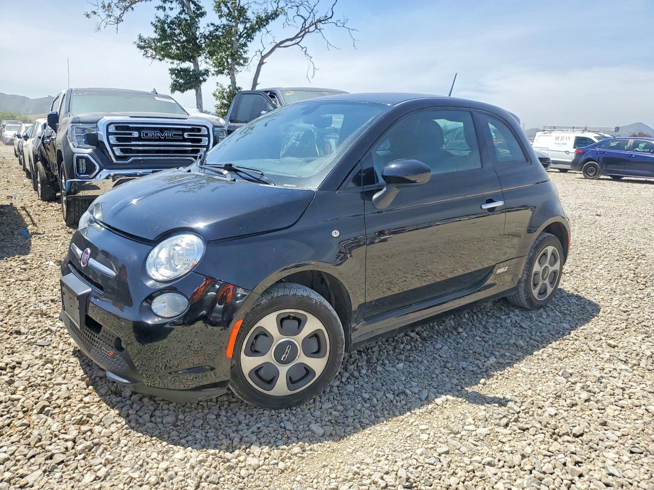 2017 Fiat 500 VIN 3C3CFFGE0HT611777 photo 1