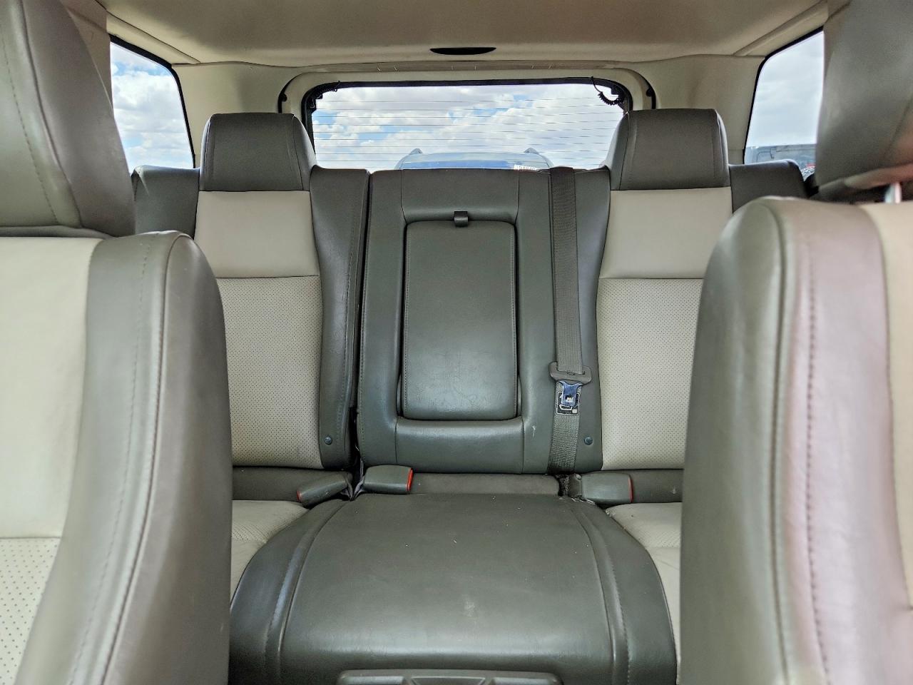 2008 Jeep Cherokee VIN 1J8HR582X8C211625 photo 10