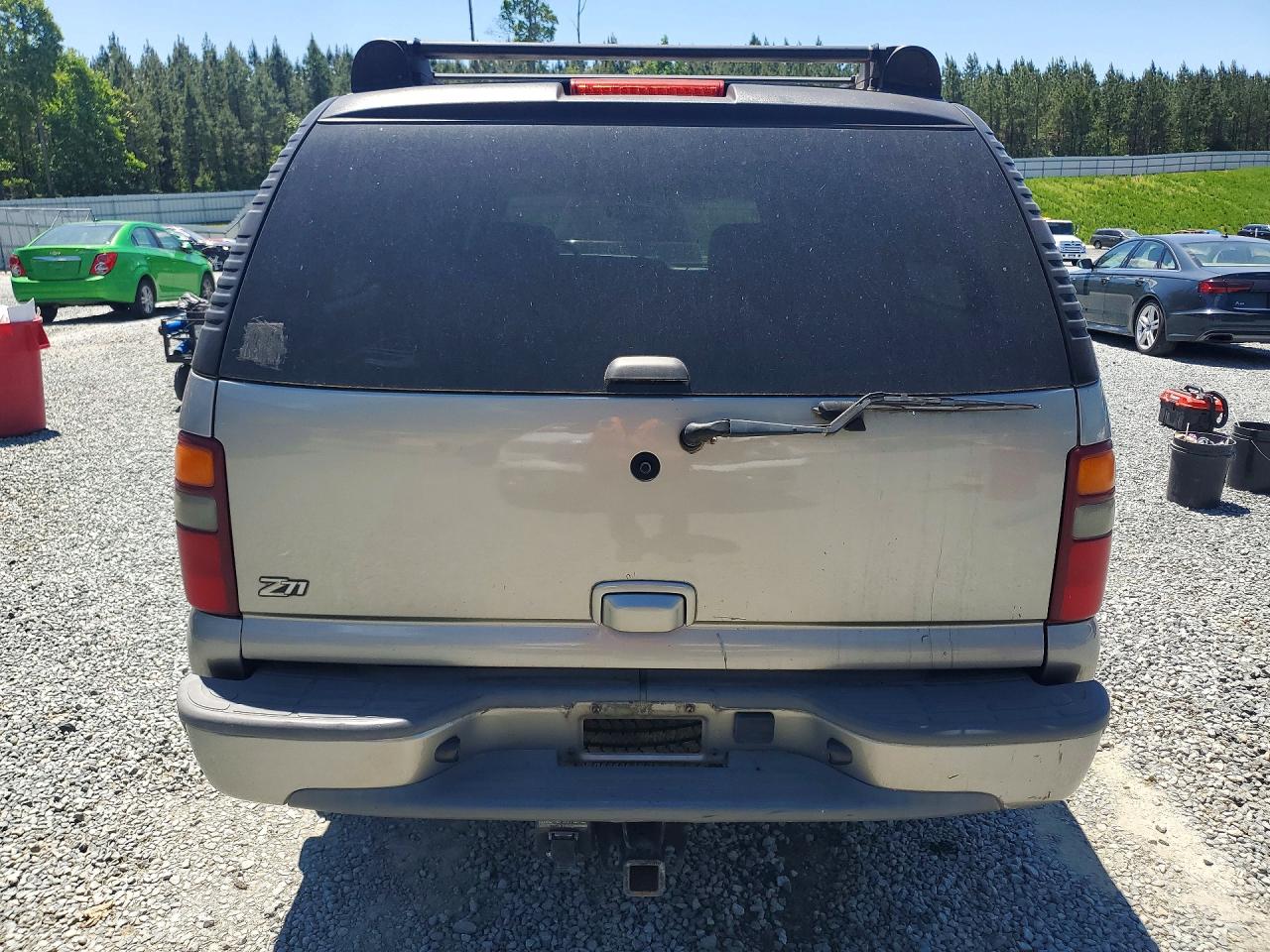 2003 Chevrolet Suburban VIN 3GNFK16Z23G219193 photo 6