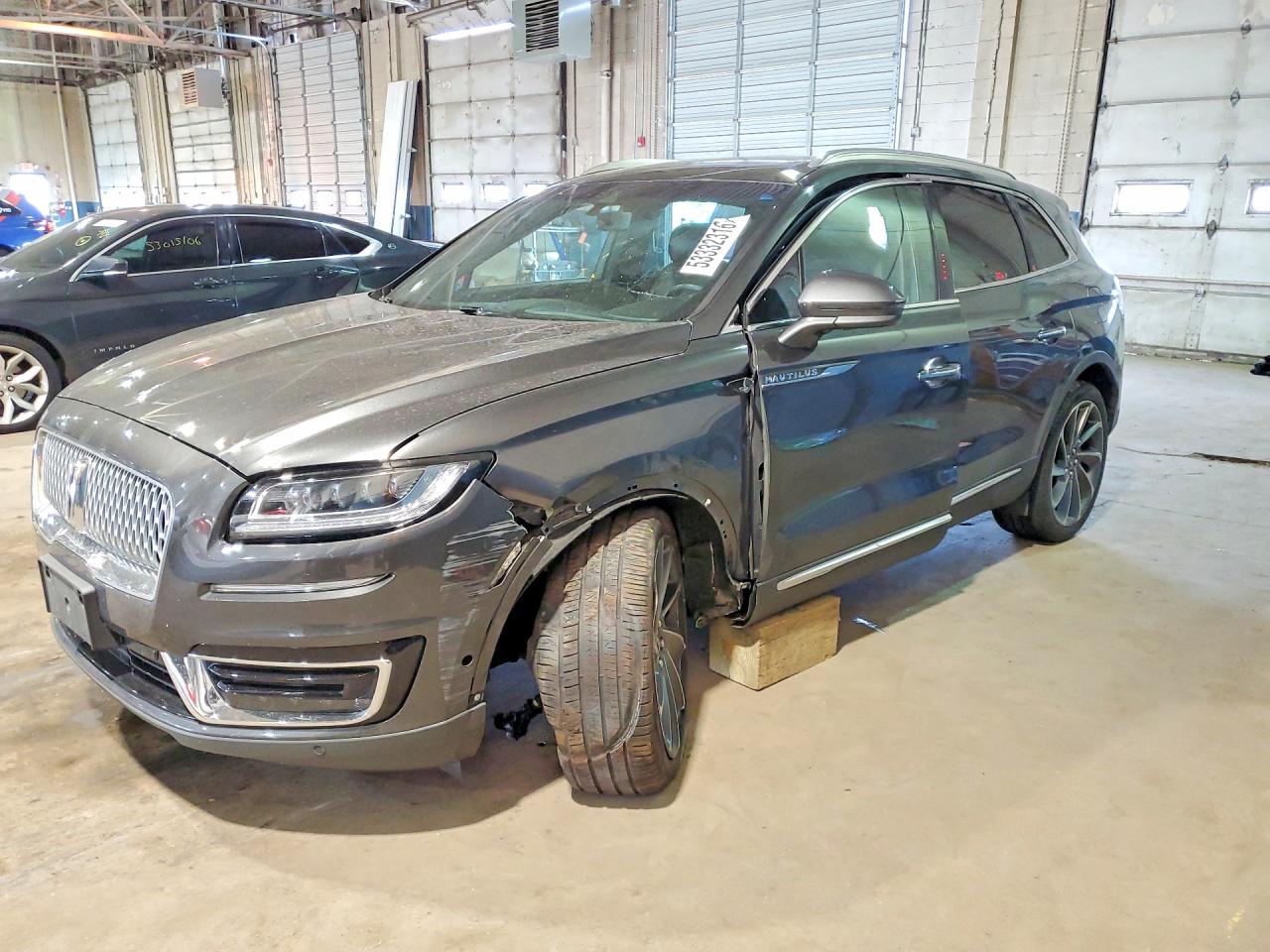 2019 Lincoln Nautilus VIN 2LMPJ8LP2KBL18352 photo 1