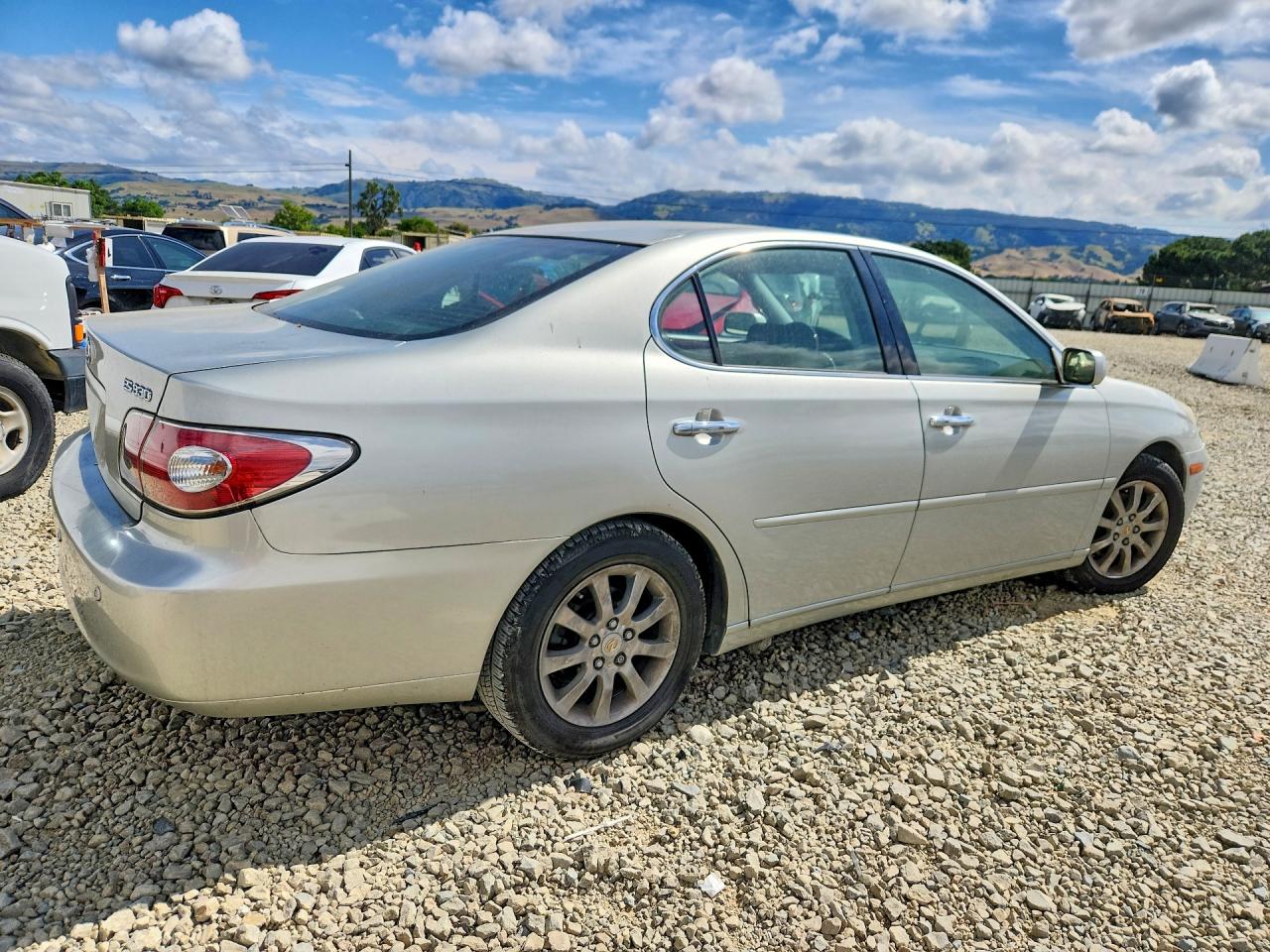 2004 Lexus Es330 VIN JTHBA30G145013352 photo 3