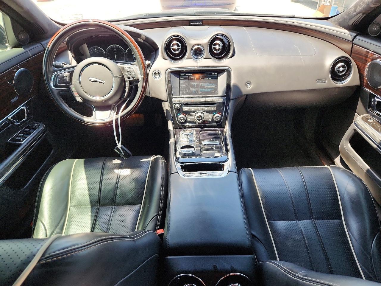 2015 Jaguar Xj VIN SAJWA2GZXF8V89383 photo 8