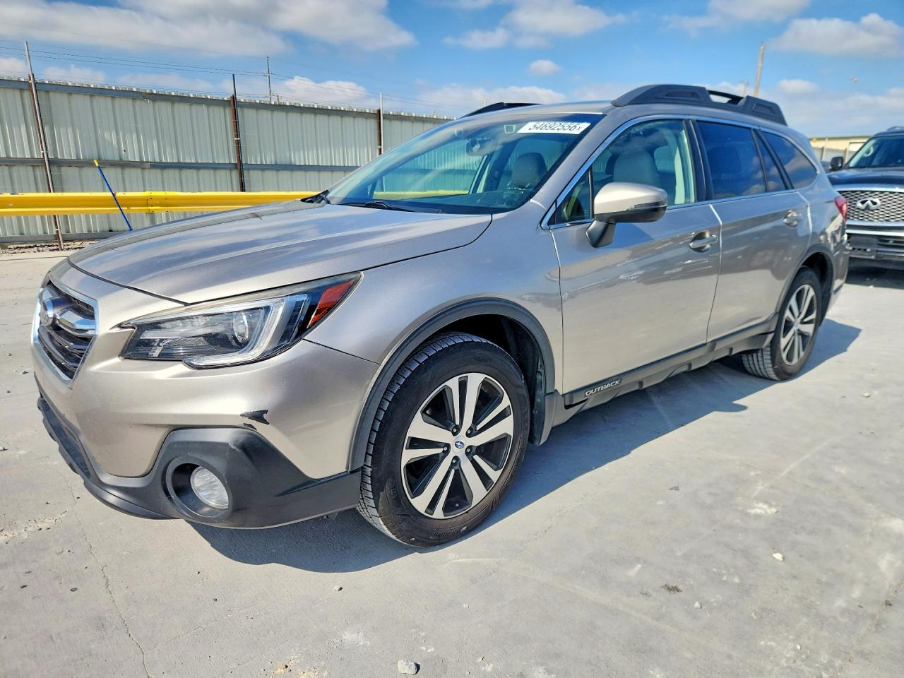 2018 SUBARU Outback VIN 4S4BSANC5J3238336 photo 1