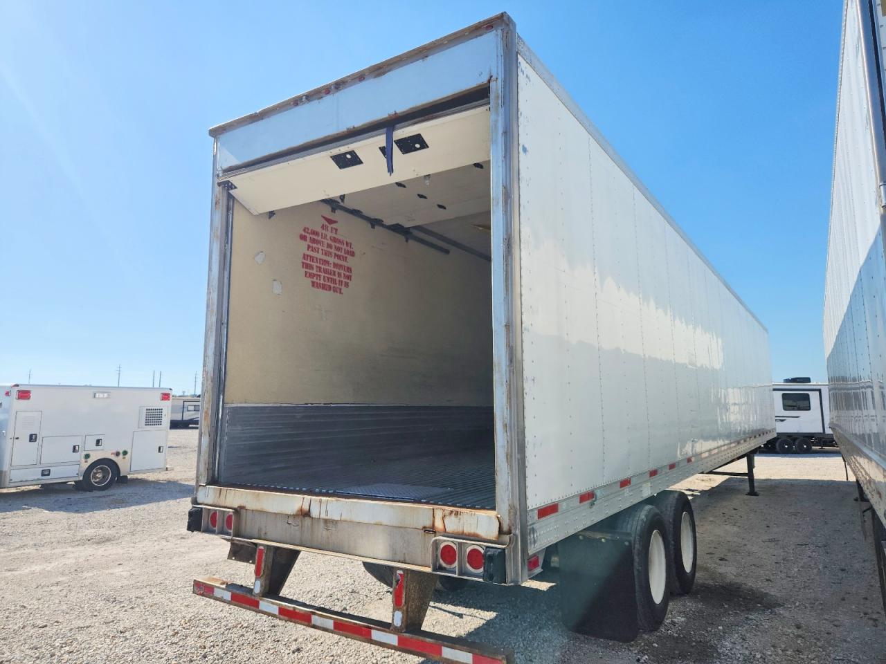 2010 UTILITY All models VIN 1UYVS253XAM935441 photo 4
