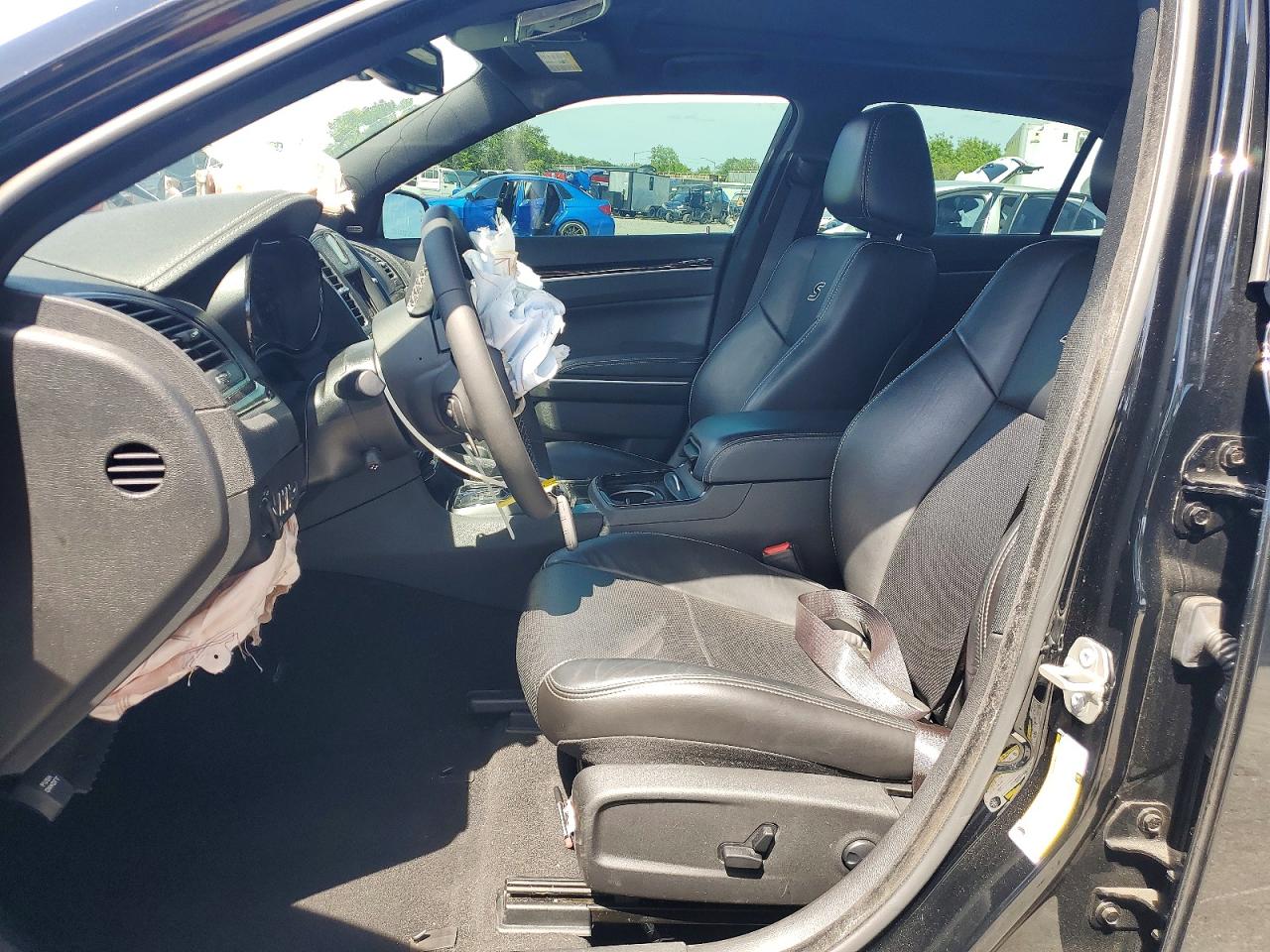 2023 Chrysler 300 VIN 2C3CCABT2PH577477 photo 7