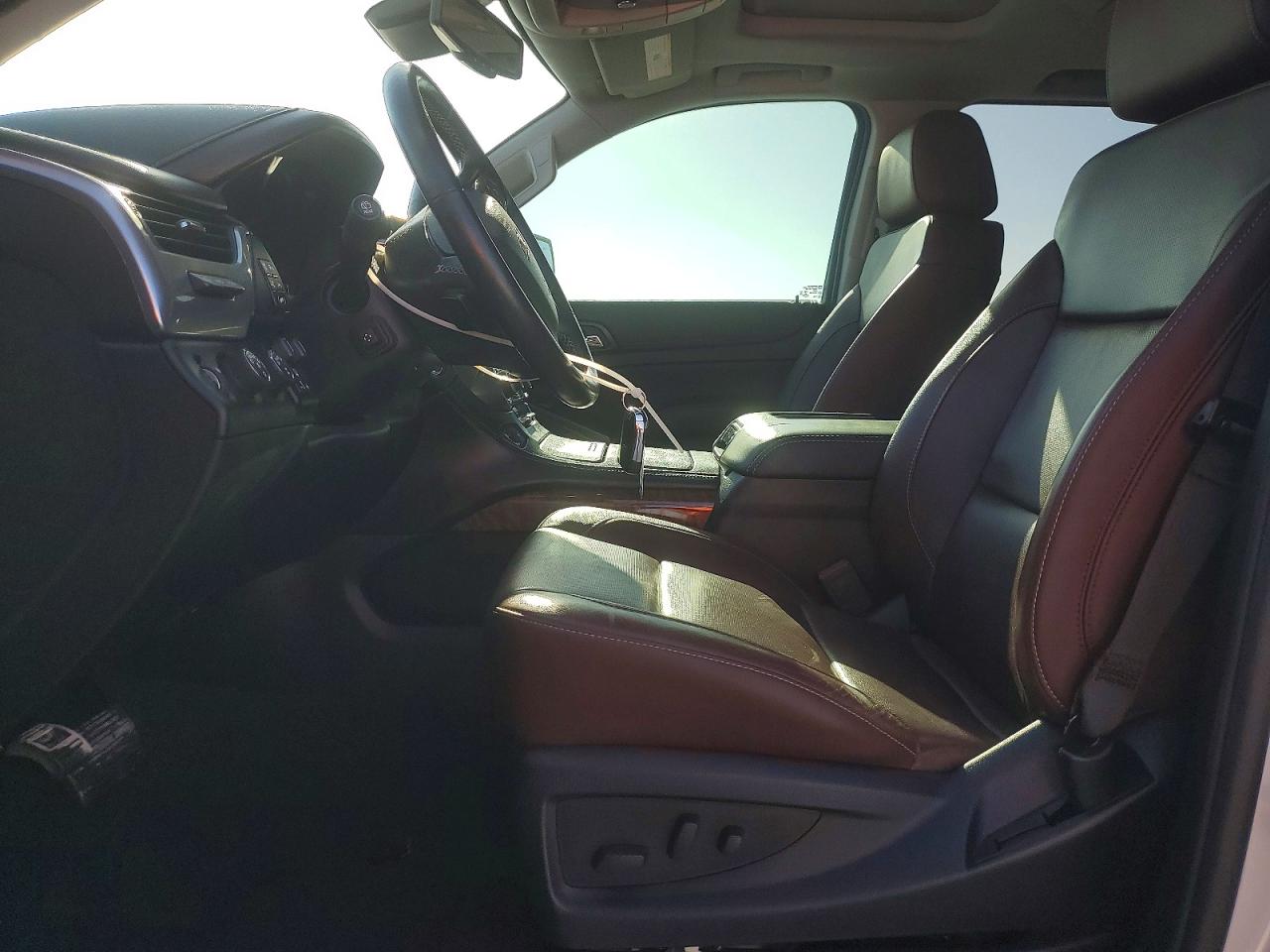 2020 CHEV Suburban VIN 1GNSKJKJ7LR297628 photo 7
