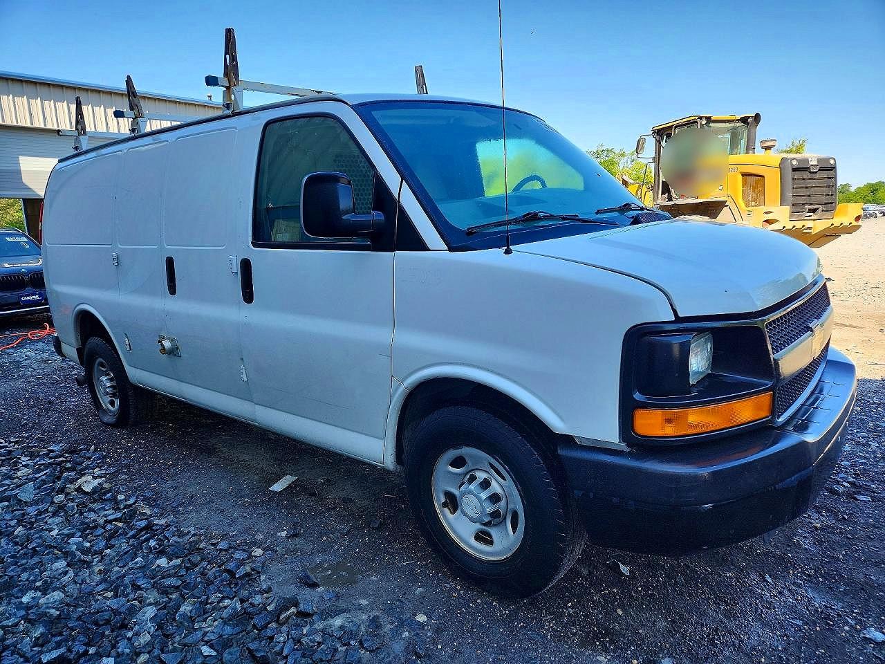 2015 CHEV Express VIN 1GCWGFCFXF1262359 photo 4