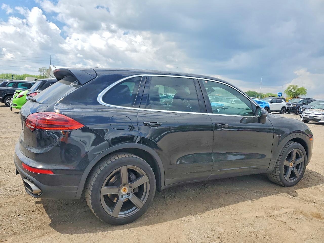 2016 Porsche Cayenne VIN WP1AF2A26GLA40525 photo 3
