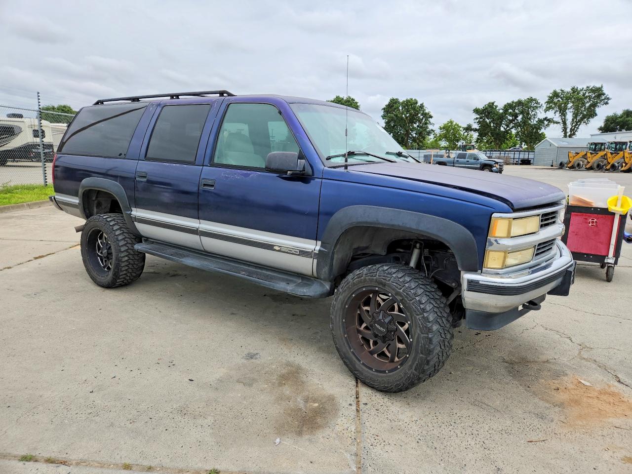1996 CHEV Suburban VIN 3GNFK16R9TG123741 photo 4