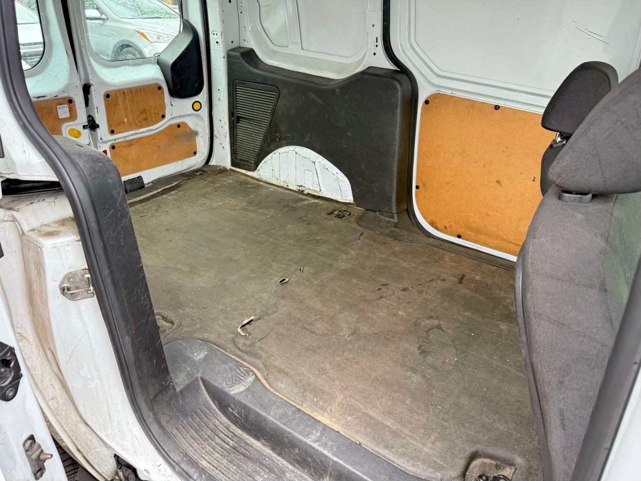 2015 Ford Transit VIN NM0LS7E79F1189141 photo 6
