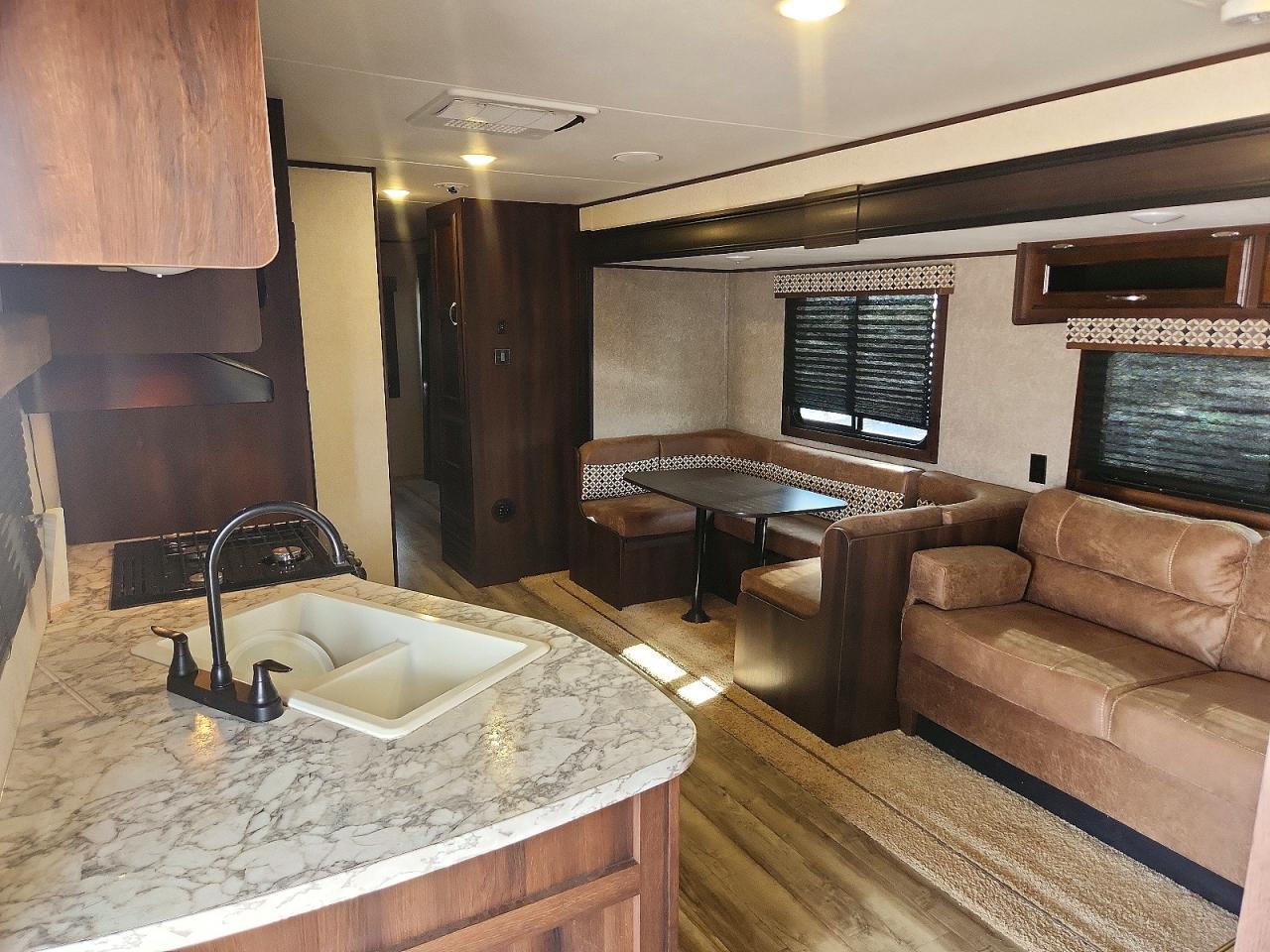 2018 JAYCO All models VIN 1UJBJ0BT6J17T0438 photo 6