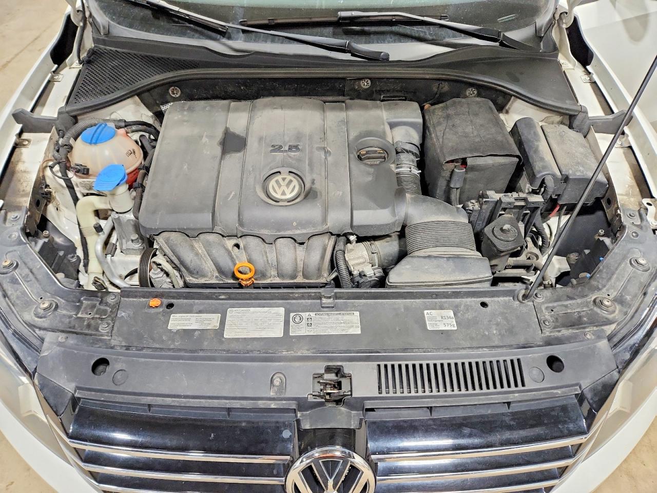 2013 Volkswagen Passat s VIN 1VWAP7A35DC007867 photo 11
