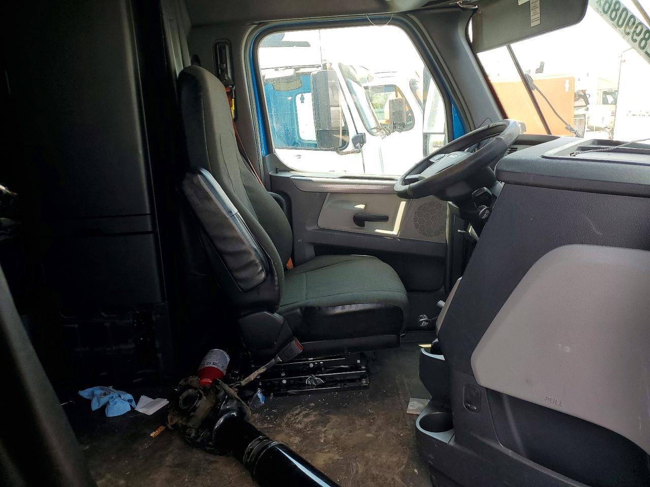 2020 FREIGHTLINER All other VIN 3AKJHHDR5LSLK0595 photo 5