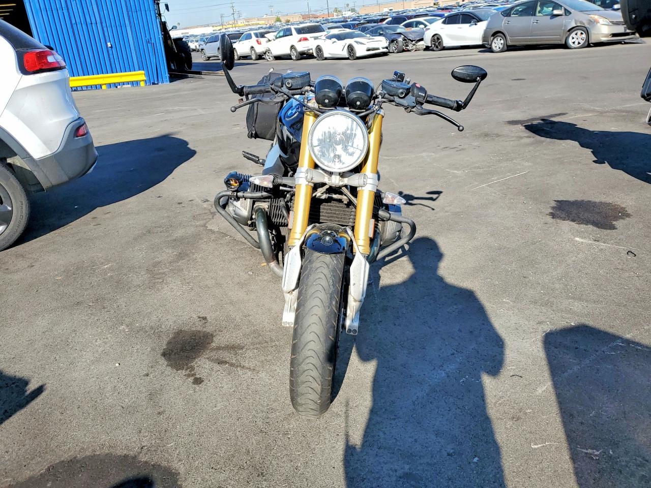 2019 BMW R VIN WB10J0301KZ698963 photo 2