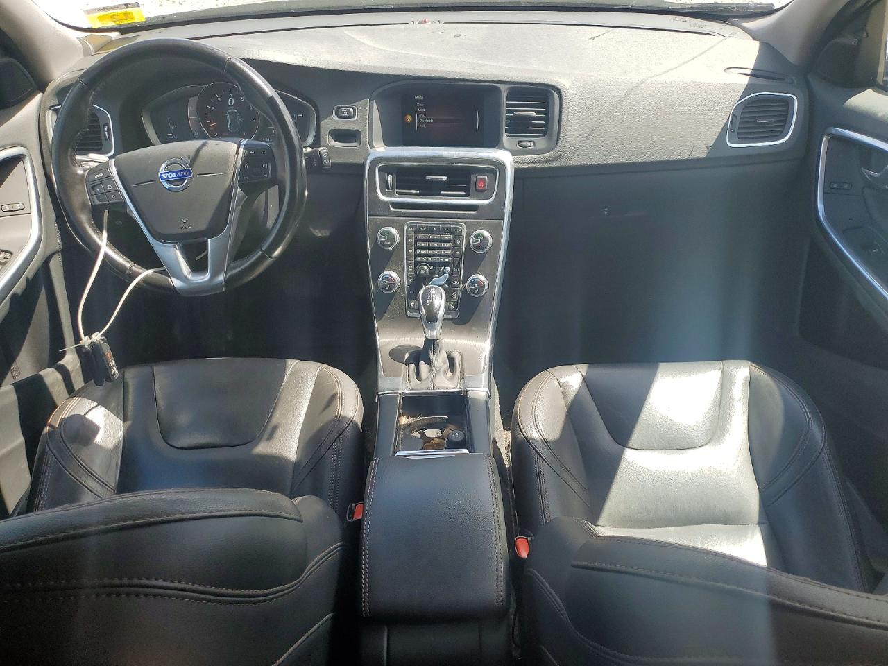 2016 Volvo V60 VIN YV4612HK8G1003612 photo 8