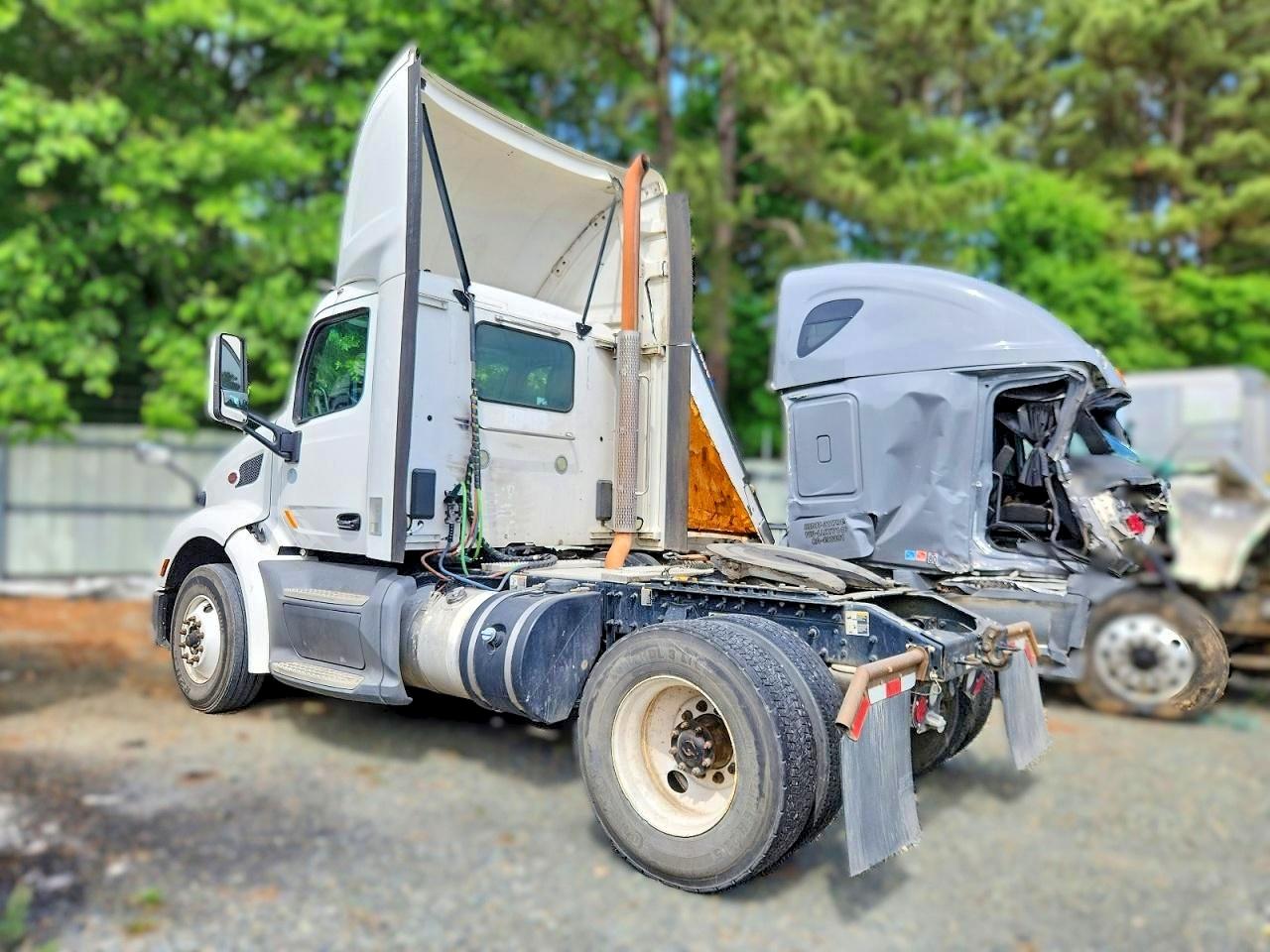 2017 PETERBILT All other VIN 1XPBA48X0HD428846 photo 3