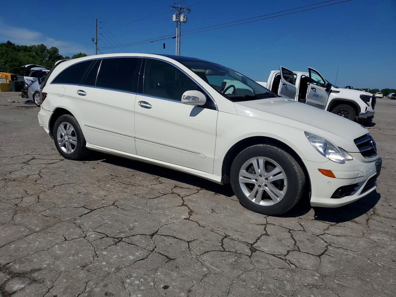 2009 Mercedes-Benz R-class VIN 4JGCB65E99A098723 photo 4