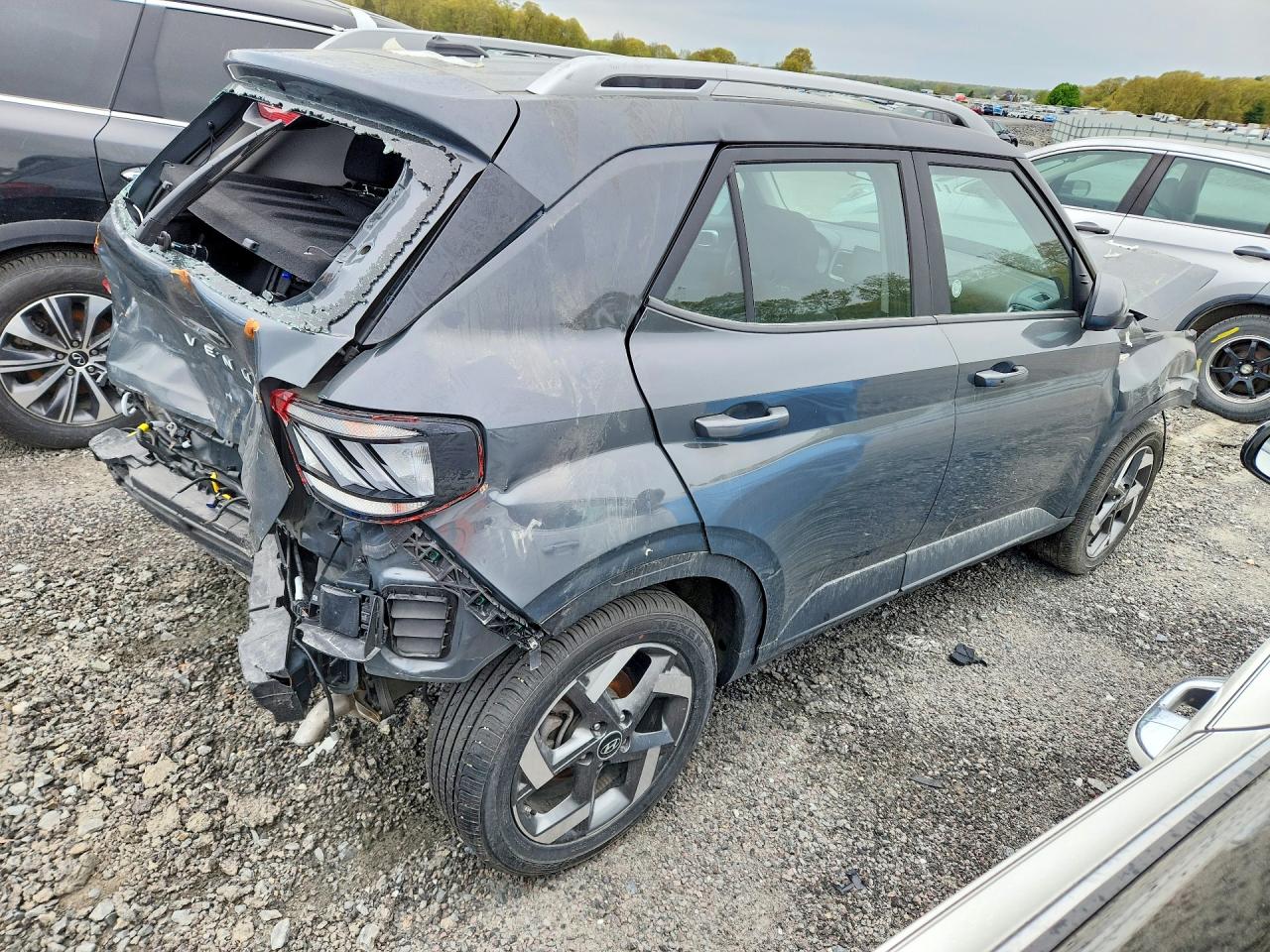 2025 Hyundai Venue VIN KMHRC8A30SU391454 photo 3