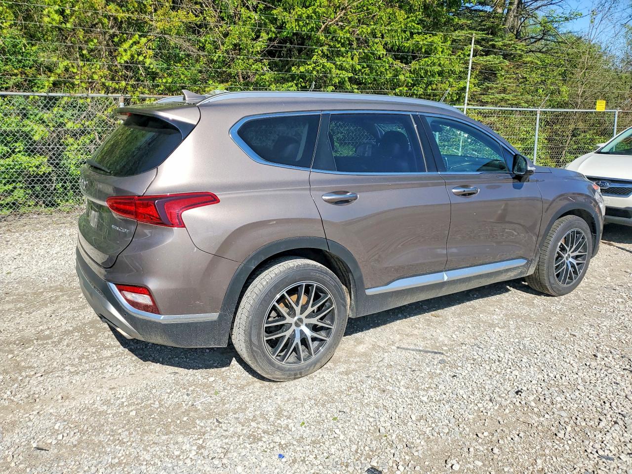 2019 Hyundai Santa fe VIN 5NMS5CAA3KH066242 photo 3