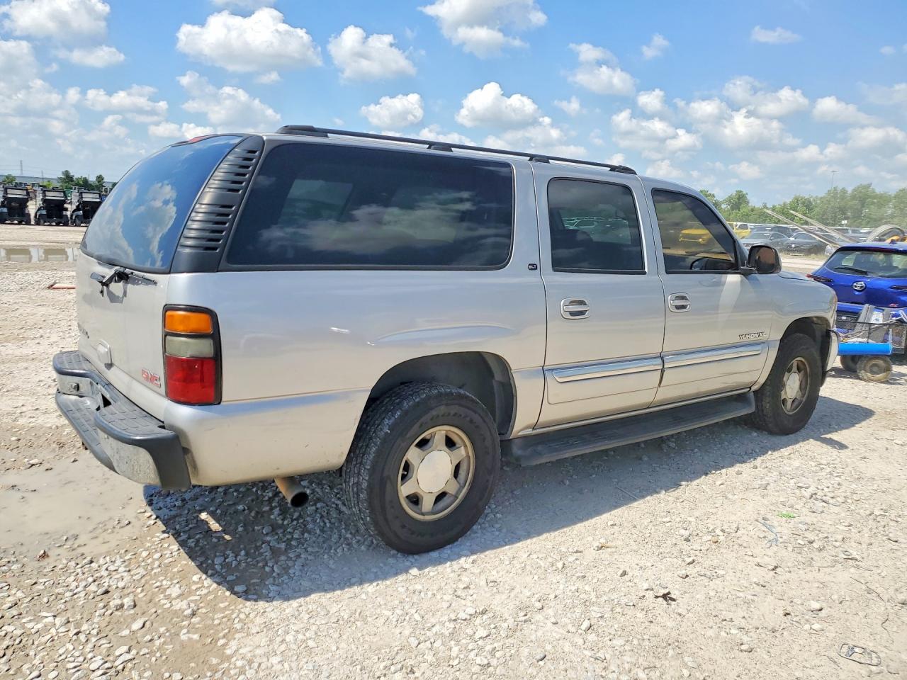 2005 GMC Yukon VIN 1GKFK16Z15J115566 photo 3