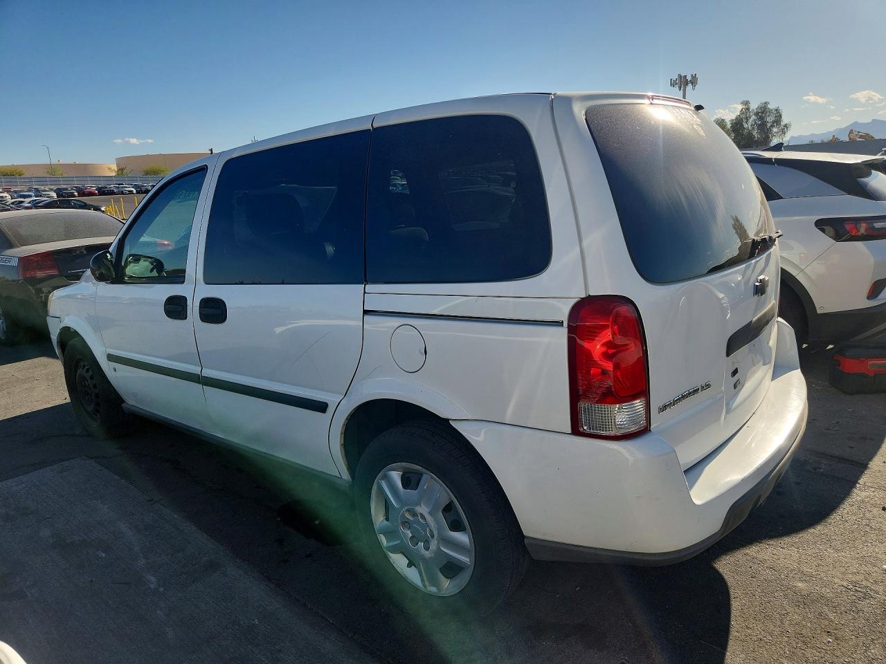 2008 Chevrolet Uplander VIN 1GNDU23128D138835 photo 2
