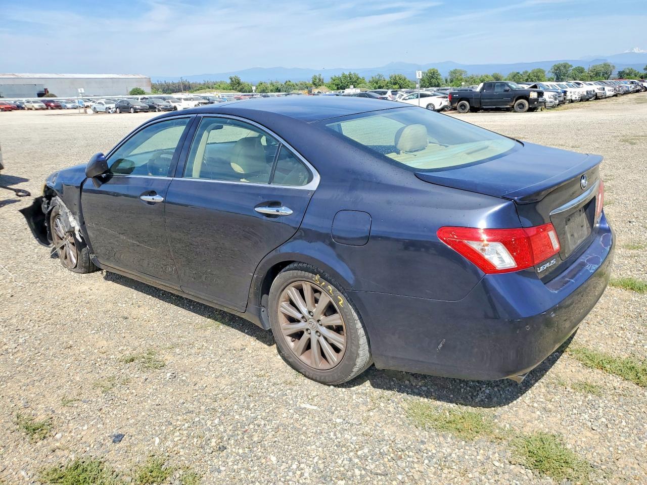2007 Lexus ES350 VIN JTHBJ46G772123843 photo 2