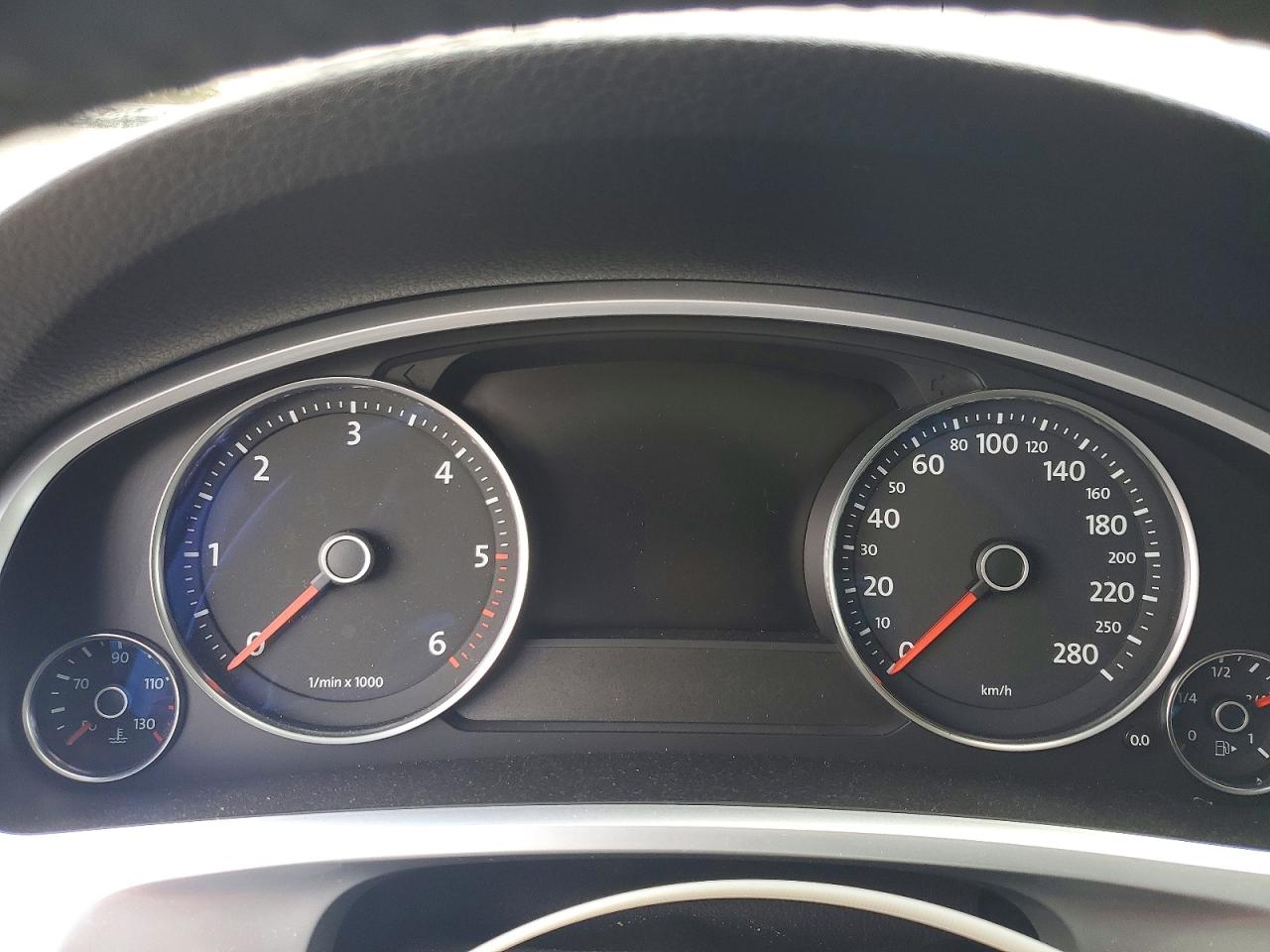 2014 Volkswagen Touareg VIN WVGEP9BP4ED011014 photo 9