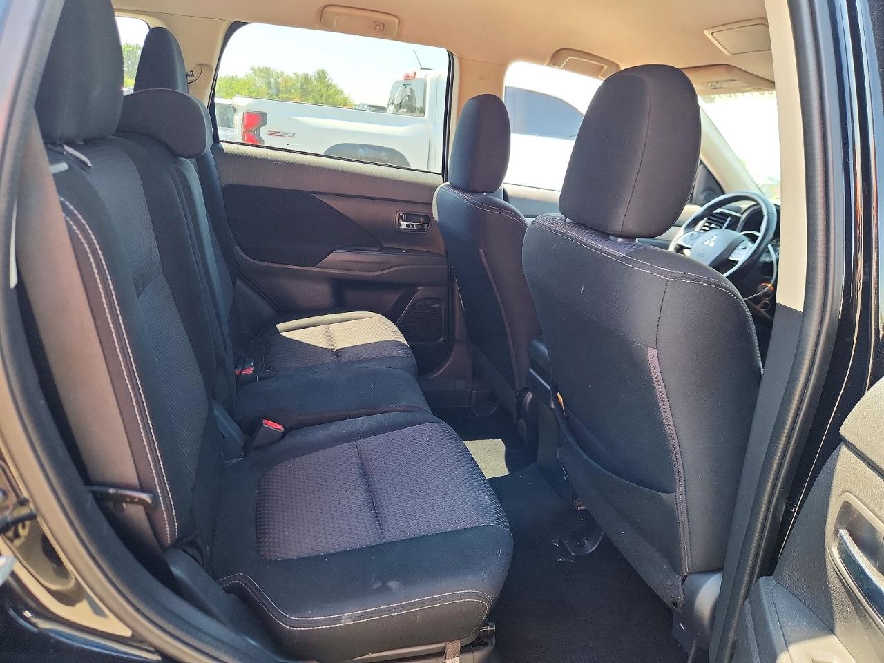 2017 Mitsubishi Outlander VIN JA4AD2A35HZ068227 photo 10