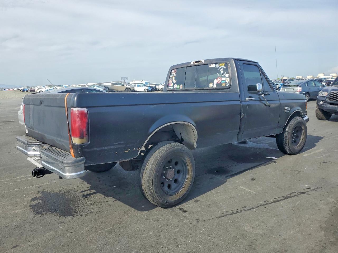 1990 Ford F250 VIN 2FTHF25M9LCA61966 photo 3