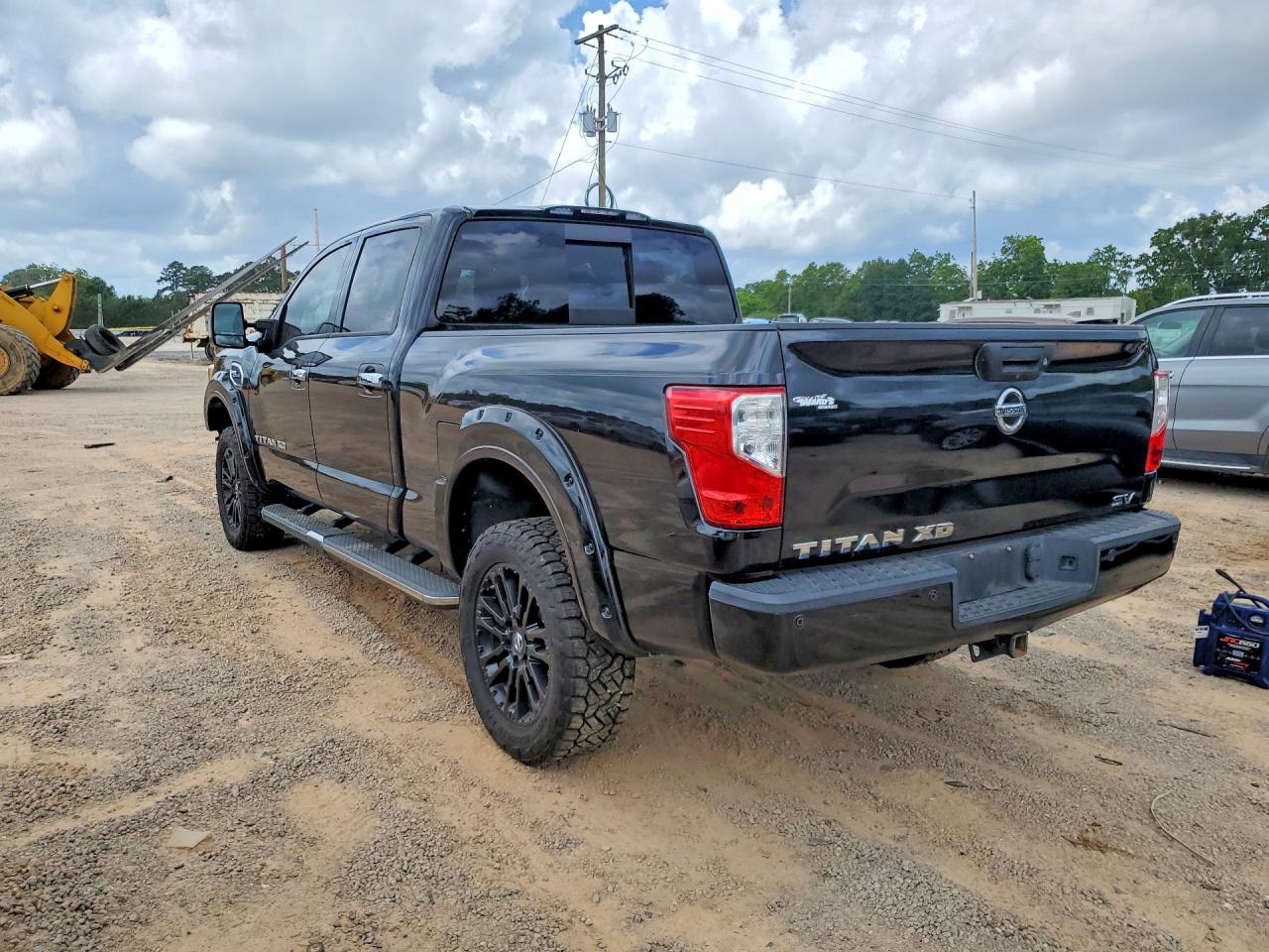 2017 NISSAN TITAN VIN 1N6AA1F23HN549963 photo 2
