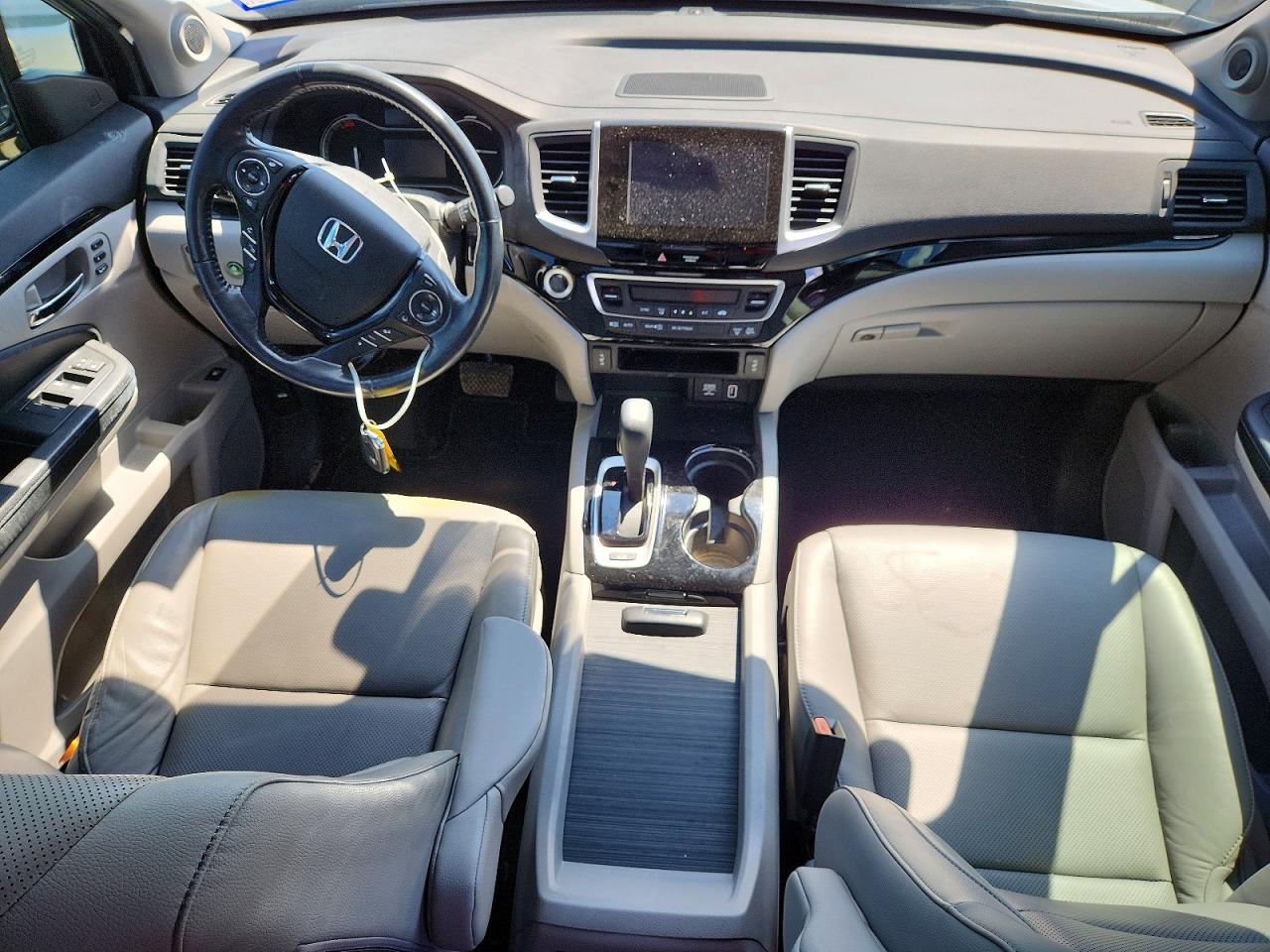 2019 Ridgeline VIN 5FPYK3F71KB029120 photo 8