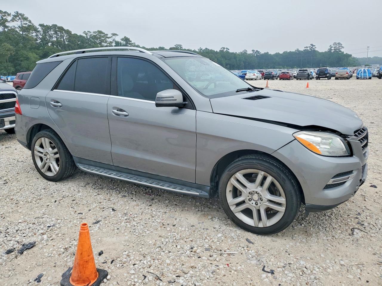 2014 Mercedes-Benz M-class VIN 4JGDA5JB8EA395702 photo 4