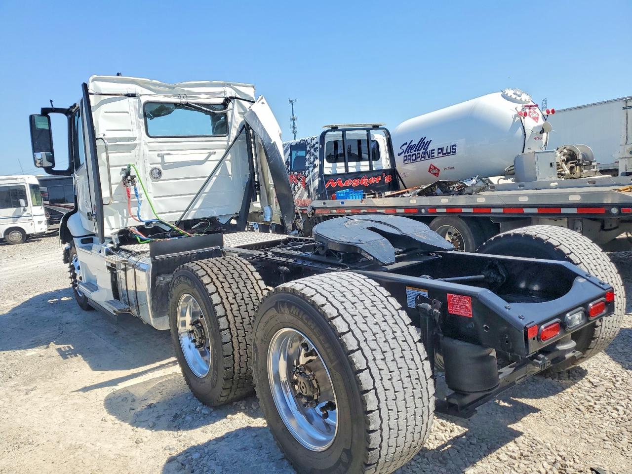 2026 Volvo All other VIN 4V4WC9DH4TN713596 photo 3