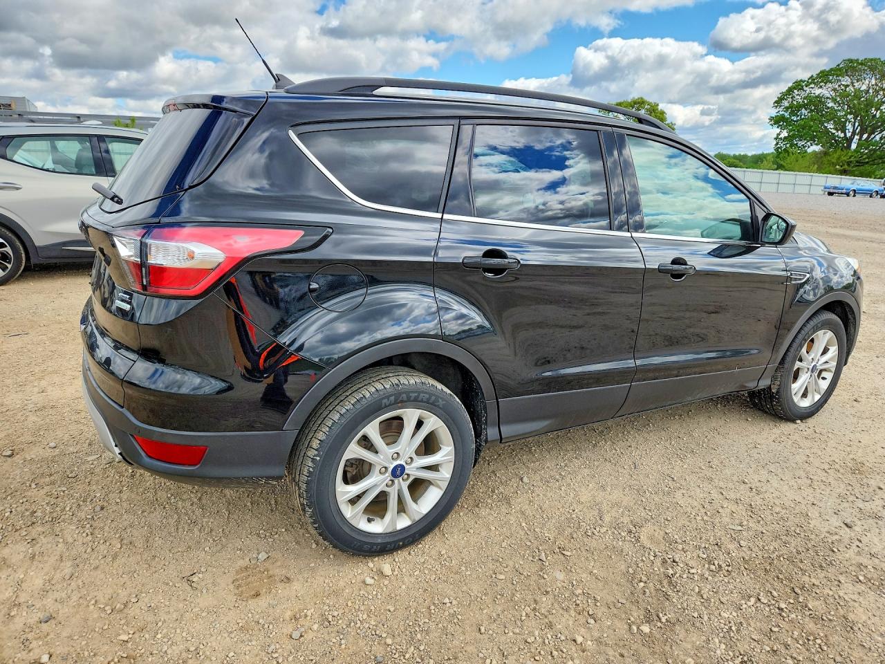 2018 Escape VIN 1FMCU0HDXJUC68746 photo 3