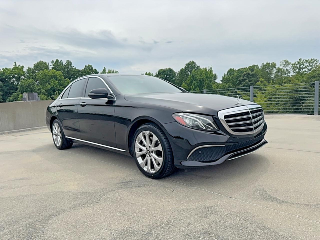 2018 Mercedes-Benz E-class VIN WDDZF4JB2JA294127 photo 1